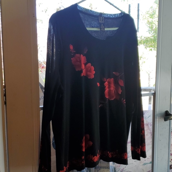 Shirts - Picture 2 of 4